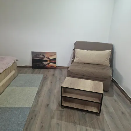 Square Apartment